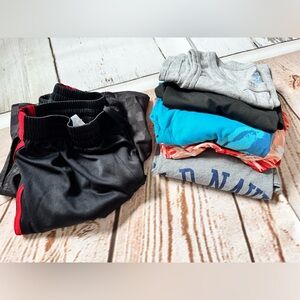 7 piece lot 2 shorts 5 tops